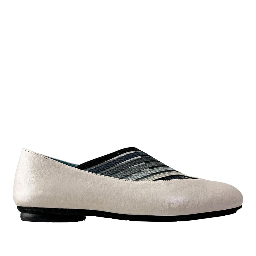 Ron White Gragas By Thierry Rabotin Ivory Flats & Loafers